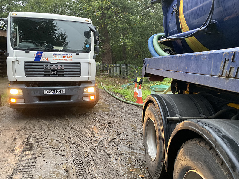 ASL Limited vehicles lined up onsite ready for each step of the task.