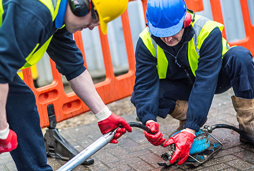 ASL Limited fully trained and qualified staff carrying out a moling demonstration.