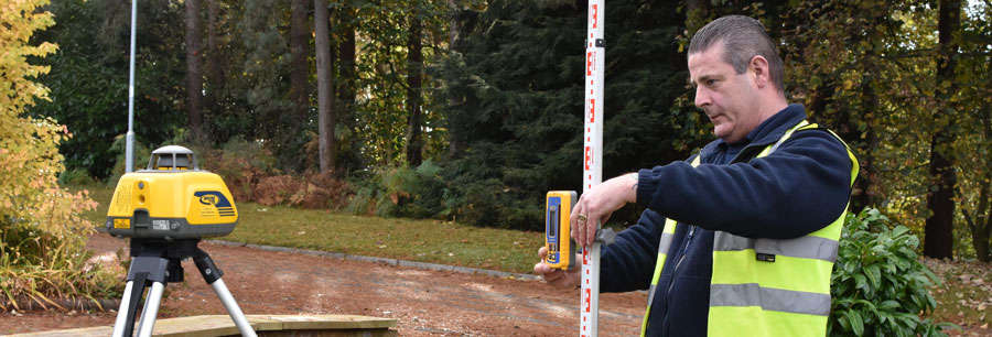 This is our Ken setting up for a site level survey of a client's drains in Bracknell, Berkshire.