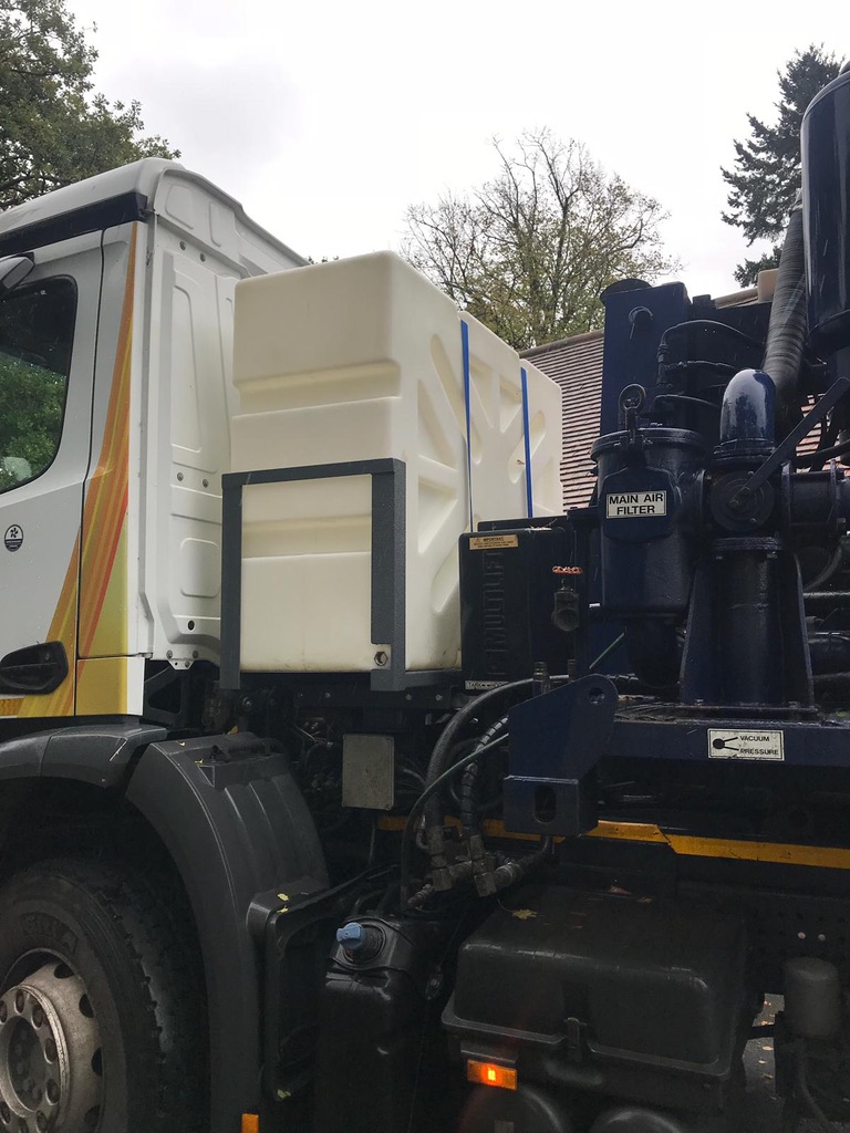 The ASL Limited tanker with the clean water supply tank for high pressure jetting on board.