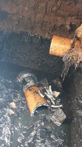 Broken dip-pipe in septic tank only revealed when fully emptied.