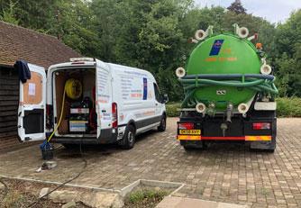 This is a photo of the ASL Limited blocked drain van & tanker attending a drainage call out for a blocked septic tank. 