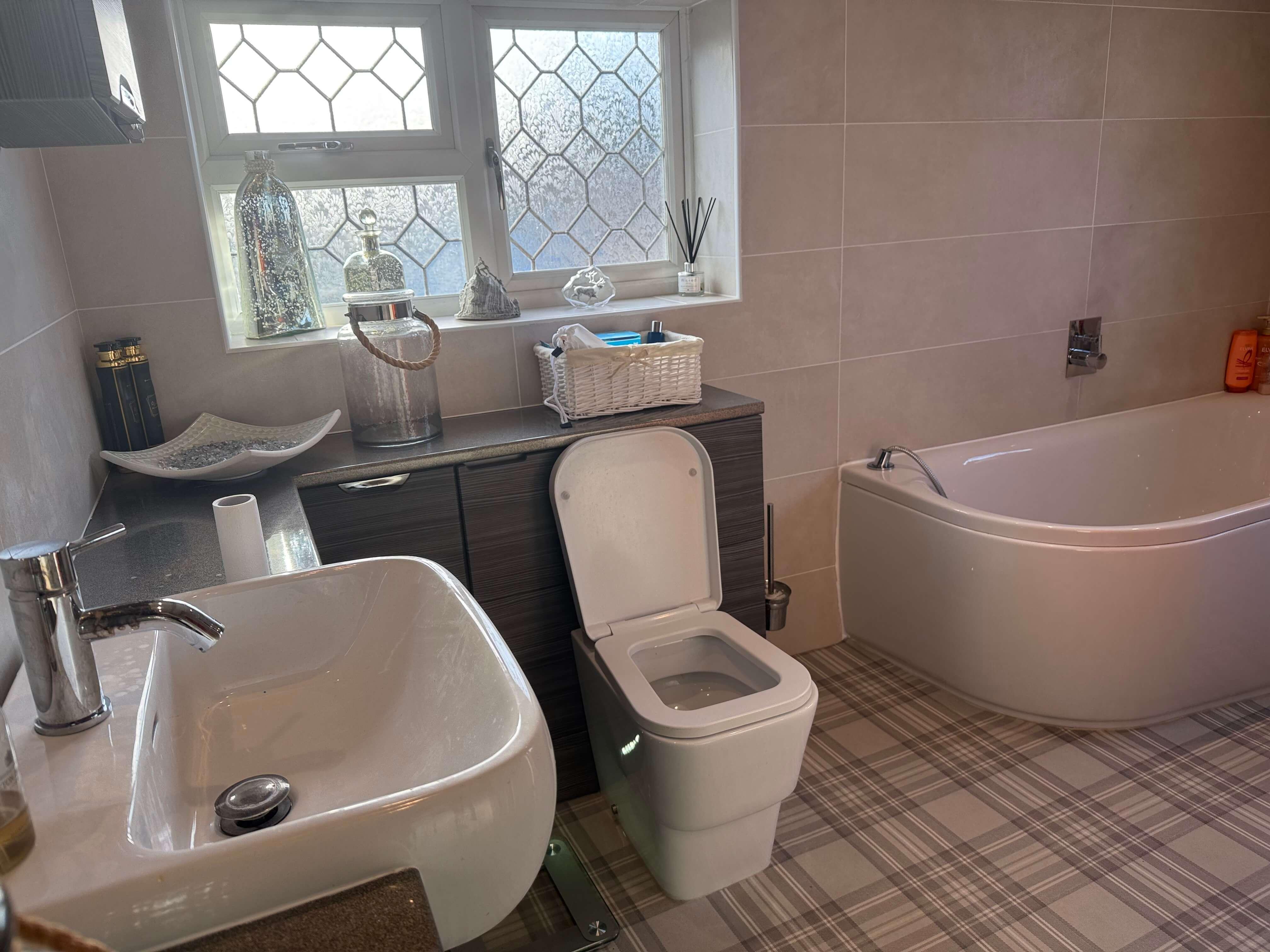 An image of a bathroom that's smelly due to the drains!