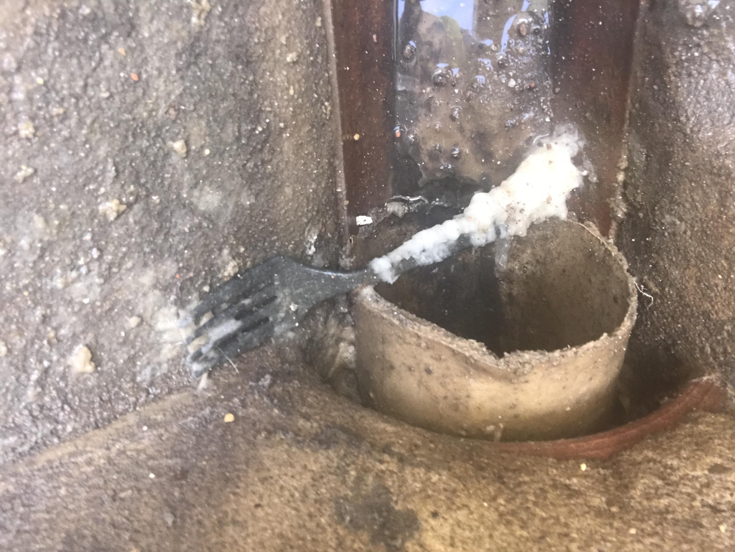 Eating fork, causing the blockage