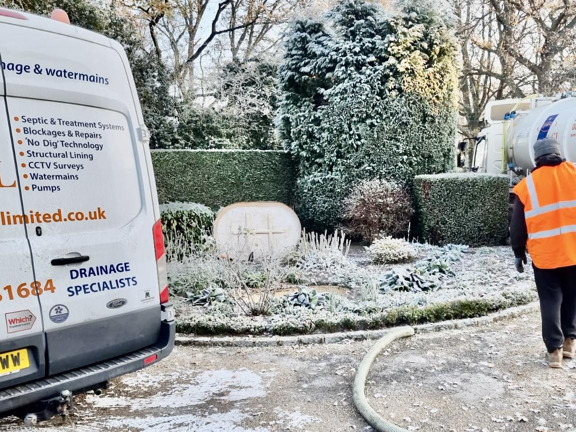 An image of a Treatment Plant Lid removed in Guildford for the ASL Limited Drainage team to empty it.